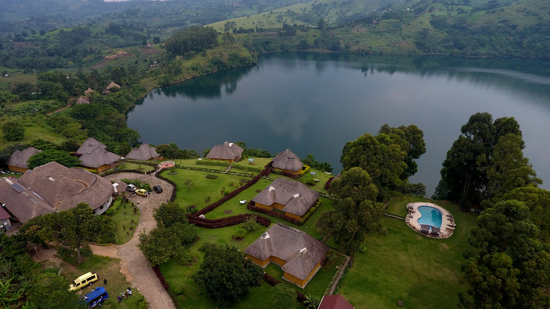 crater safari lodge