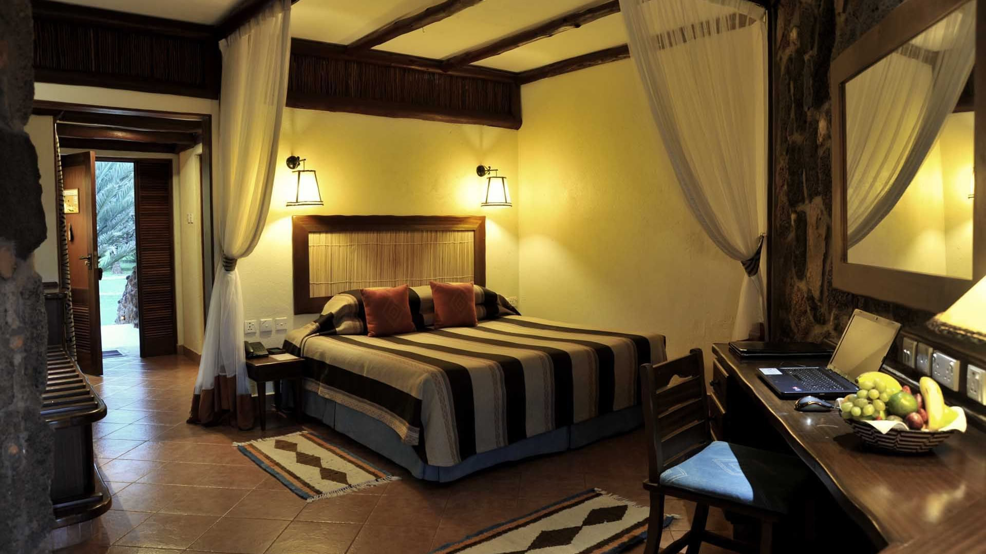 kilaguni serena safari lodge